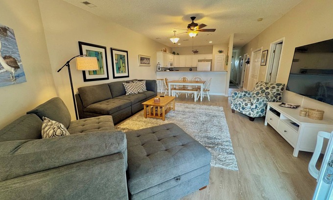 Long Beach Condominio | Piscina, jacuzzi, vista al mar, espacioso, ascensor, + extras. Perfecto para familias.