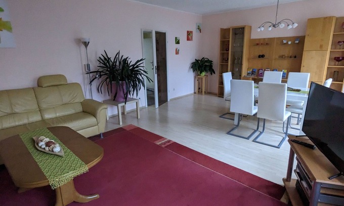 Dresden Apartamento | ¡Amplio, cerca del centro y apartamento familiar en Dresde!