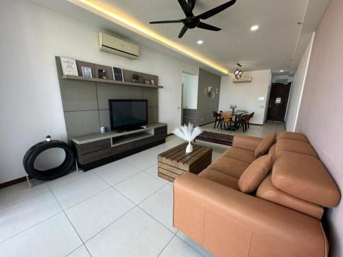 Tanjung Bungah Apartamento | Spacious Comfy 8pax, 3 Bedroom, 2 Car Park, The Landmark