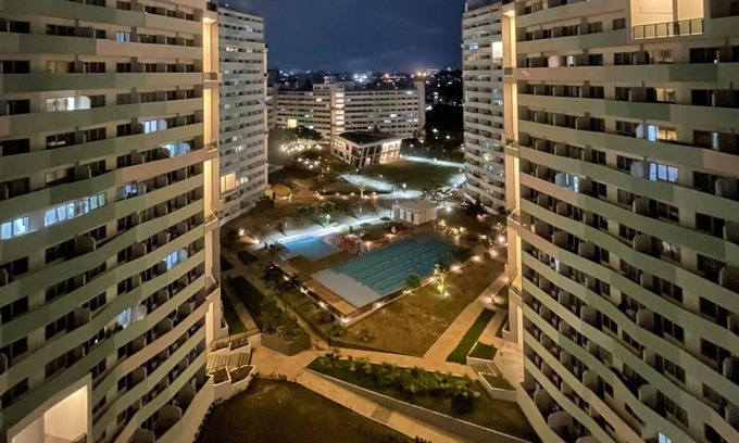 Matandang Balara Condominio | Spacious Condo Unit for Staycation With Netflix!