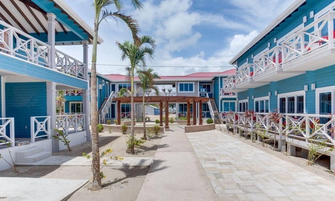 Placencia Complejo | Spacious Condo w/ WiFi & Balcony - Steps to Beach, Dining, & Shops