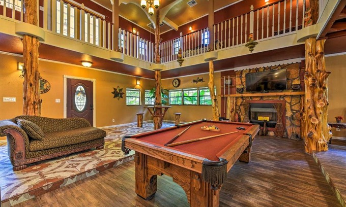 Conroe Casa | Spacious Conroe Home with Foosball and Pool Table!