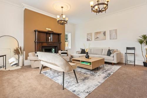Northway Apartamento | Spacious, Cosy Farmhouse with Garden & Piano