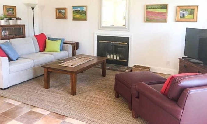 Santa Rosa Cabina | Spacious Cottage for Wine Country WORK/PLAY/STAY