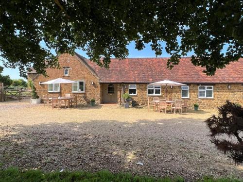 Northend Casa | Spacious Cottage in Idyllic Spot