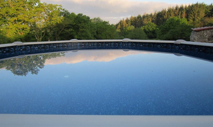 Pedernec Cabaña | Amplia casa de campo, piscina privada, barbacoa, jardines y patio, WIFI, TV vía satélite