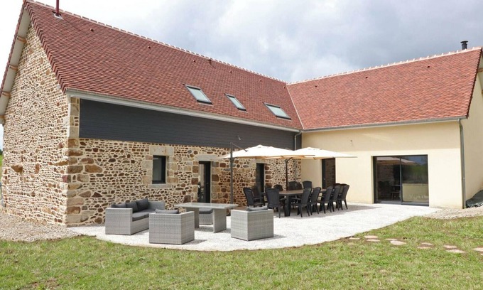 La Chapelle d'Audaine Cabaña | Casa rural con sauna, billar, y zona de juegos para niños en entorno natural de 1 ha