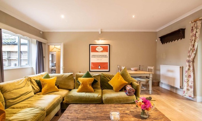 Bradford-on-Avon Apartamento | Spacious Country Cottage Sleeps 7 Near Bath Fire Pit Dog Friendly