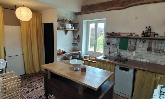 Yviers Casa | Spacious country gite sleeps 2 or 4 near Chalais - ideal for wedding guests