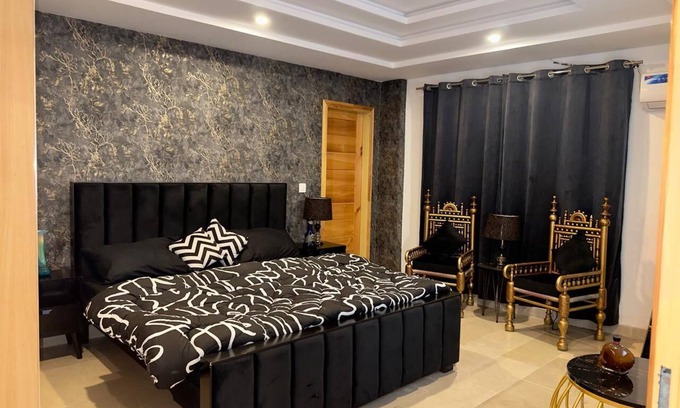 Bahria Town Apartamento | Spacious ,cozy modern elegant
