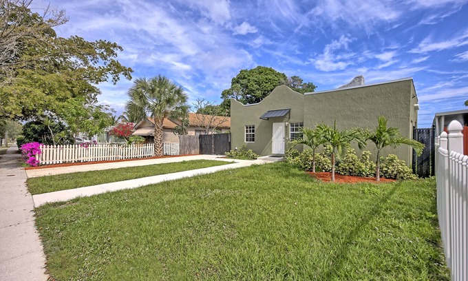 Southwest Casa | Spacious Designed House -Palm Wave Stays