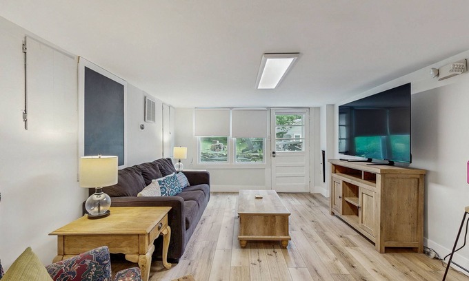 Montreat Cabaña | Spacious dog-friendly Montreat cottage with firepit, mountain views, & patio