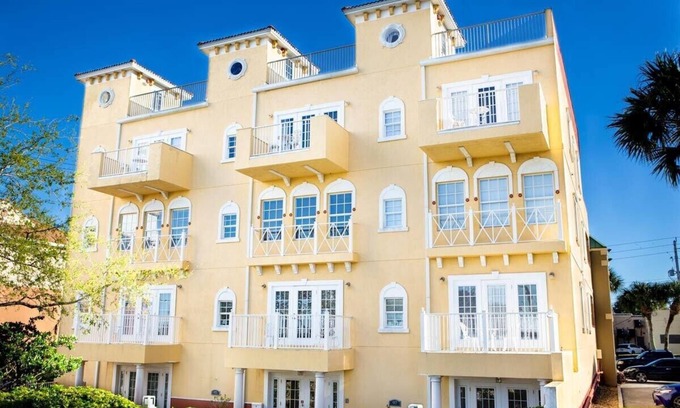 Cocoa Casa | Spacious Downtown Cocoa Village Estate 1 with River Views!