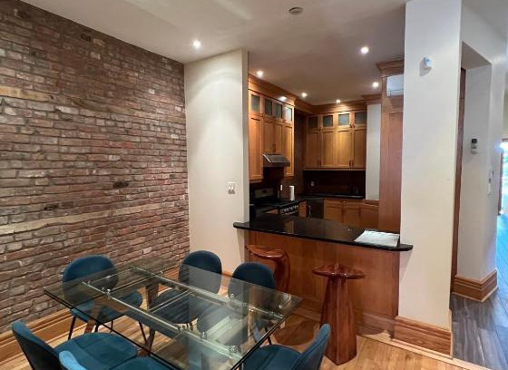 Shaughnessy Village Apartamento | Spacious Downtown Montreal Apartment, 4BR-2BA,Free Wifi