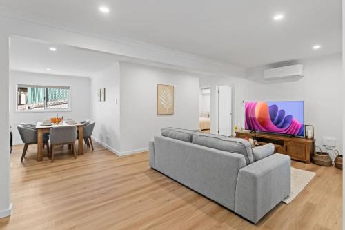 Herston Casa | Spacious Dual Retreat Balcony near RBWH and CBD