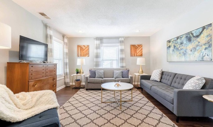 Rosedale Apartamento | Spacious Duplex | 2 Bedroom | Near KU Medical | 18