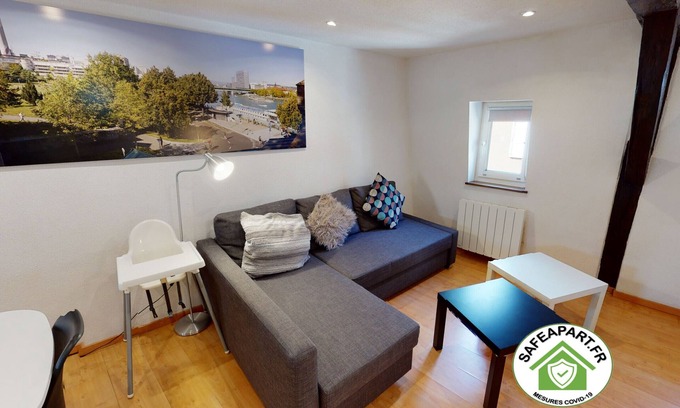 Petite-France Apartamento | spacious duplex near petite france up to 4