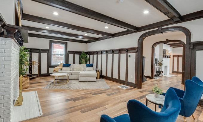 East Orange Casa | Spacious East Orange Home: Steps to Elmwood Park!