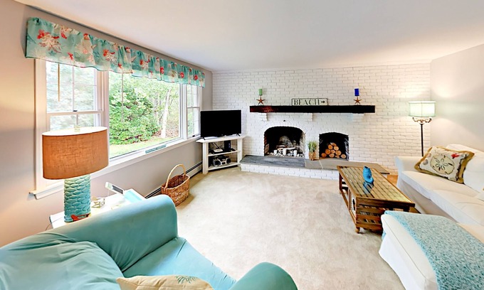 Eastham Casa | Spacious Eastham Home w/ Expansive Deck & Yard - Near Nauset Light Beach