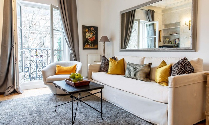 Quartier du Gros-Caillou Apartamento | ¡VENTA! Espacioso, encantador 1 dormitorio con balcón y vista de Eiffel digna de Instra