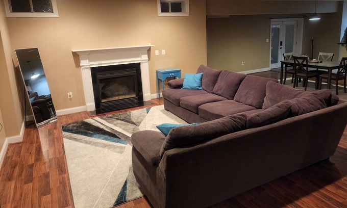 Falmouth Casa | SPACIOUS, Entire 3-Bedroom Basement Apartment, Full Amenities