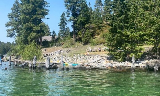 Woods Bay Casa | Spacious estate with 2 homes with 6 bedrooms and WiFi, AC on Flathead Lake