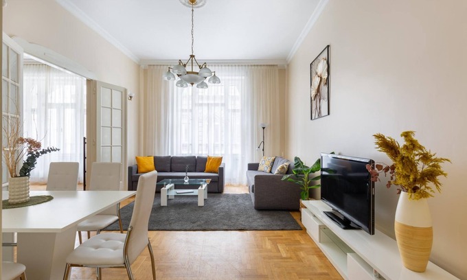 Erzsebetvaros Apartamento | spacious family apartment in the city center