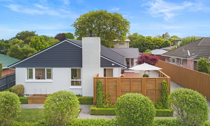 Christchurch Casa | Spacious, Family-Friendly, 4BR, Home & Garden near Airport