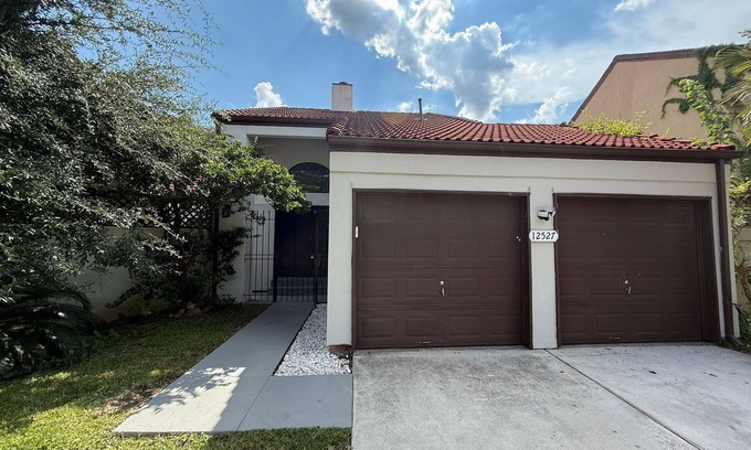 Meadows Place Casa | Spacious Family-Friendly 3BR Home w/Yard Near Richmond & Rosenberg