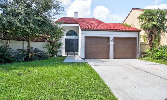 Meadows Place Casa | Spacious Family-Friendly 3BR Home w/Yard Near Richmond & Rosenberg