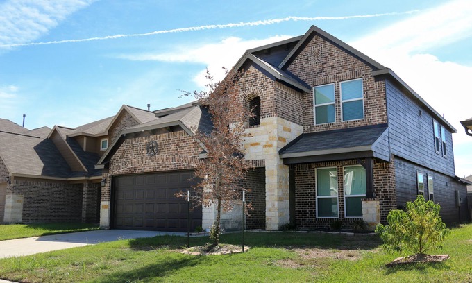 Houston Casa | Spacious & Family Friendly Home near IAH Airport