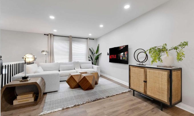 Hanover Park Casa | Spacious Family Getaway LCP Collection