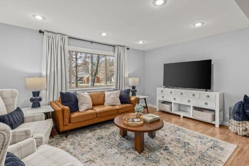 Siloam Springs Casa | Spacious Family Haven - Walk to Downtown & JBU