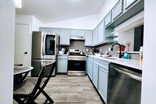 The Hermitage Casa | Spacious Family Home in Round Rock w Private Yard