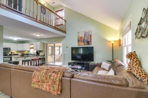Massanutten Casa | Spacious Family Home with Deck at Massanutten Resort