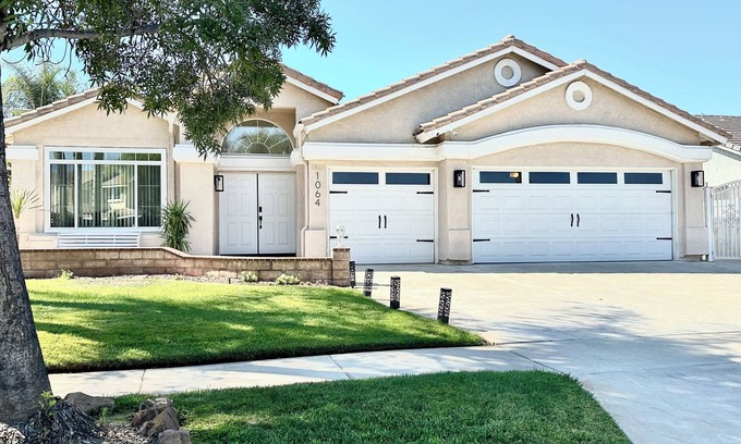 Corona Casa | Spacious Family Home with Big Backyard