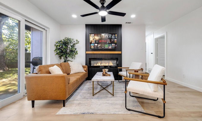 Garland Casa | Spacious Family Retreat in the Heart of Garland