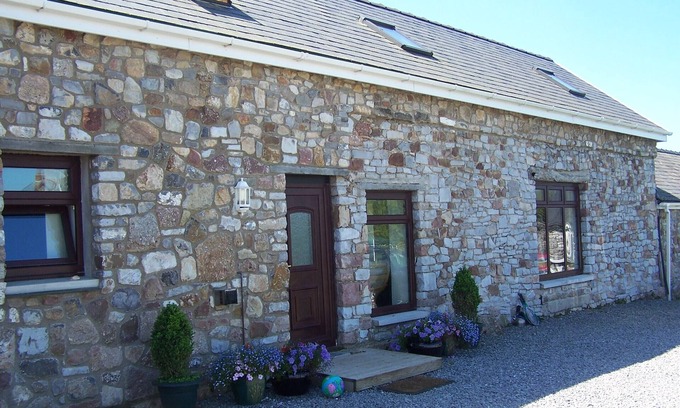 Crynant Cabaña | Spacious Farm Cottage Near Rhossili Beach