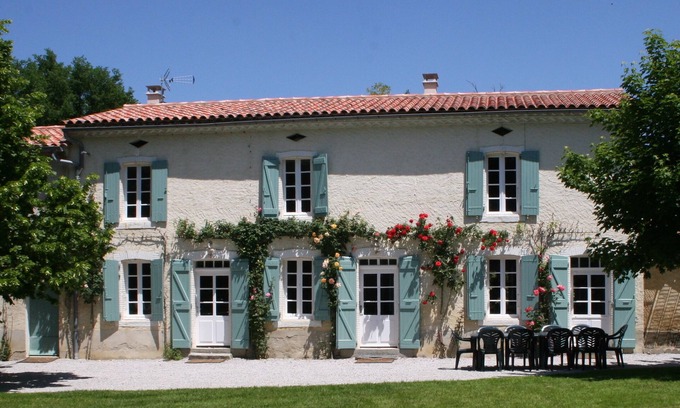 Lempaut Otro | Casa de campo amplio con una gran piscina cerrada climatizada y un amplio terreno