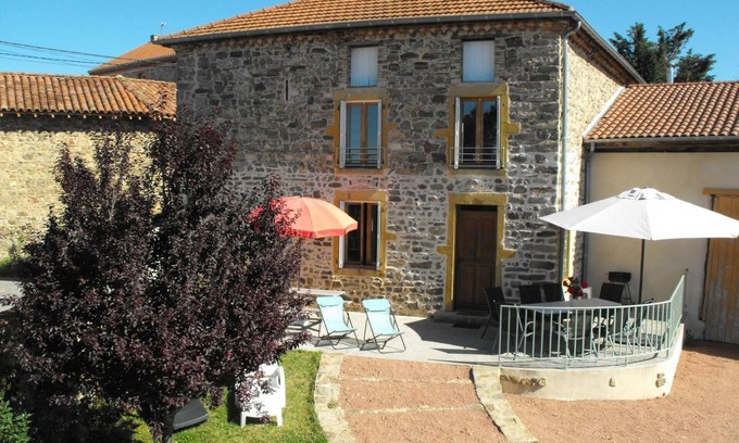 Saint-Paul-de-Vezelin Cabaña | Amplia casa rural con chimenea y WiFi - Se aceptan mascotas