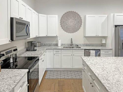 Loudon Apartamento | Spacious Freshly Renovated Townhome- Scenic Side