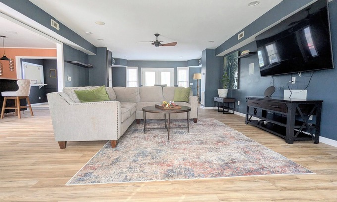 Huntersville Casa | Spacious Gem: Stay at CoupeDe Huntersville Your 4bd 2.5baHome Away From Home