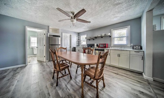 Geneva-on-the-Lake Casa | Spacious Geneva House Less Than 5 Mi to The Strip!