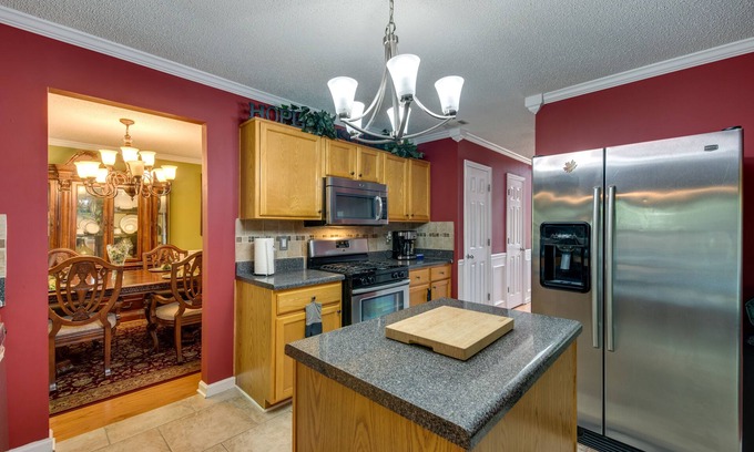 Fairburn Casa | Spacious Georgia Home - 19 Mi to Six Flags!