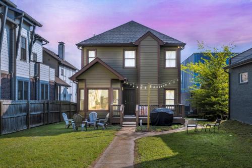 Salemtown Casa | Spacious Germantown Home for Groups