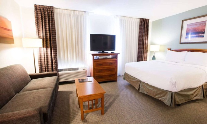 Gateway Hotel | Spacious Good-Value Accommodation! Close to Walnut Creek Greenbelt, w/ Pool!