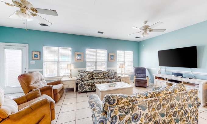 Southpointe Casa | Spacious Gulf Front Duplex w/ a Private Pool & Free WiFi - Great for Groups