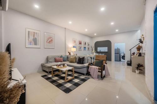Chom Phon Casa | Spacious Haven Chatuchak Market 5BR 10 Sleeps RB1