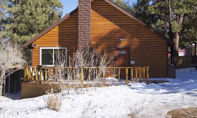 Sugarloaf Cabaña | Spacious Hidden Gem, Dog-Friendly, WiFi, with Fence and Deck