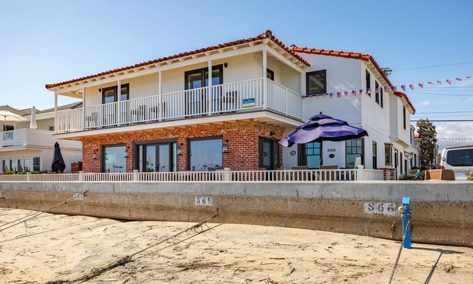 Balboa Island Casa | Spacious Historic Balboa Beauty